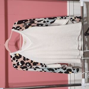 ee:some Animal Print Sleeve